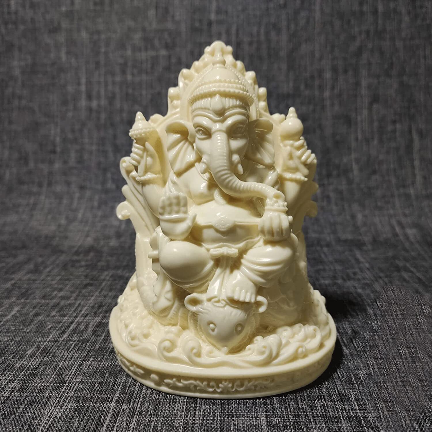 Amazon｜ガネーシャの置物 ツゲの木彫り インドの神様 象 卓上